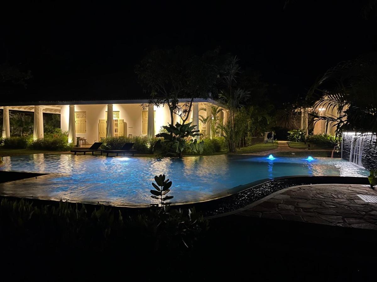 Claire Villa By Younger Villas & Resorts Ahangama Dış mekan fotoğraf
