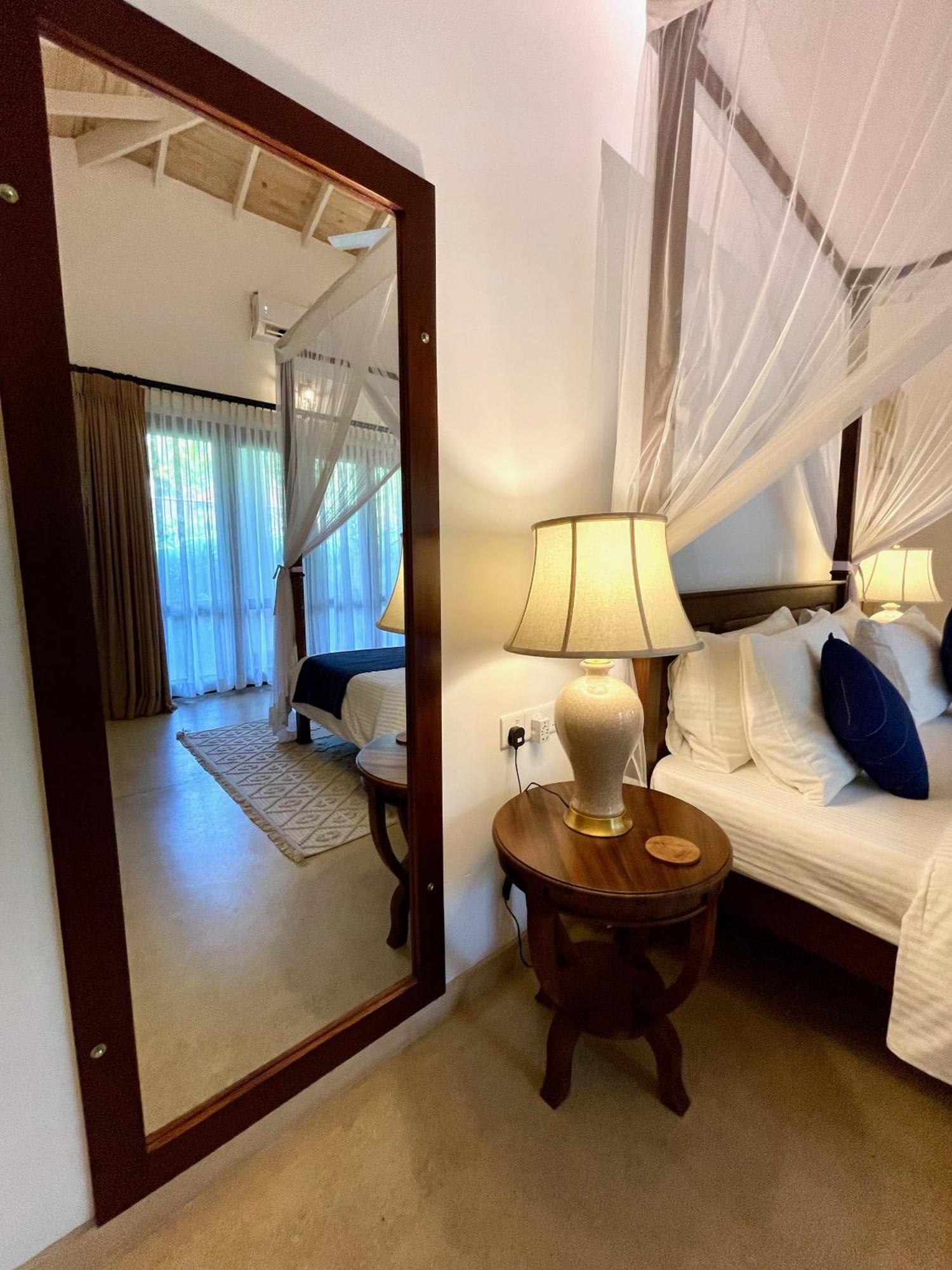 Claire Villa By Younger Villas & Resorts Ahangama Dış mekan fotoğraf