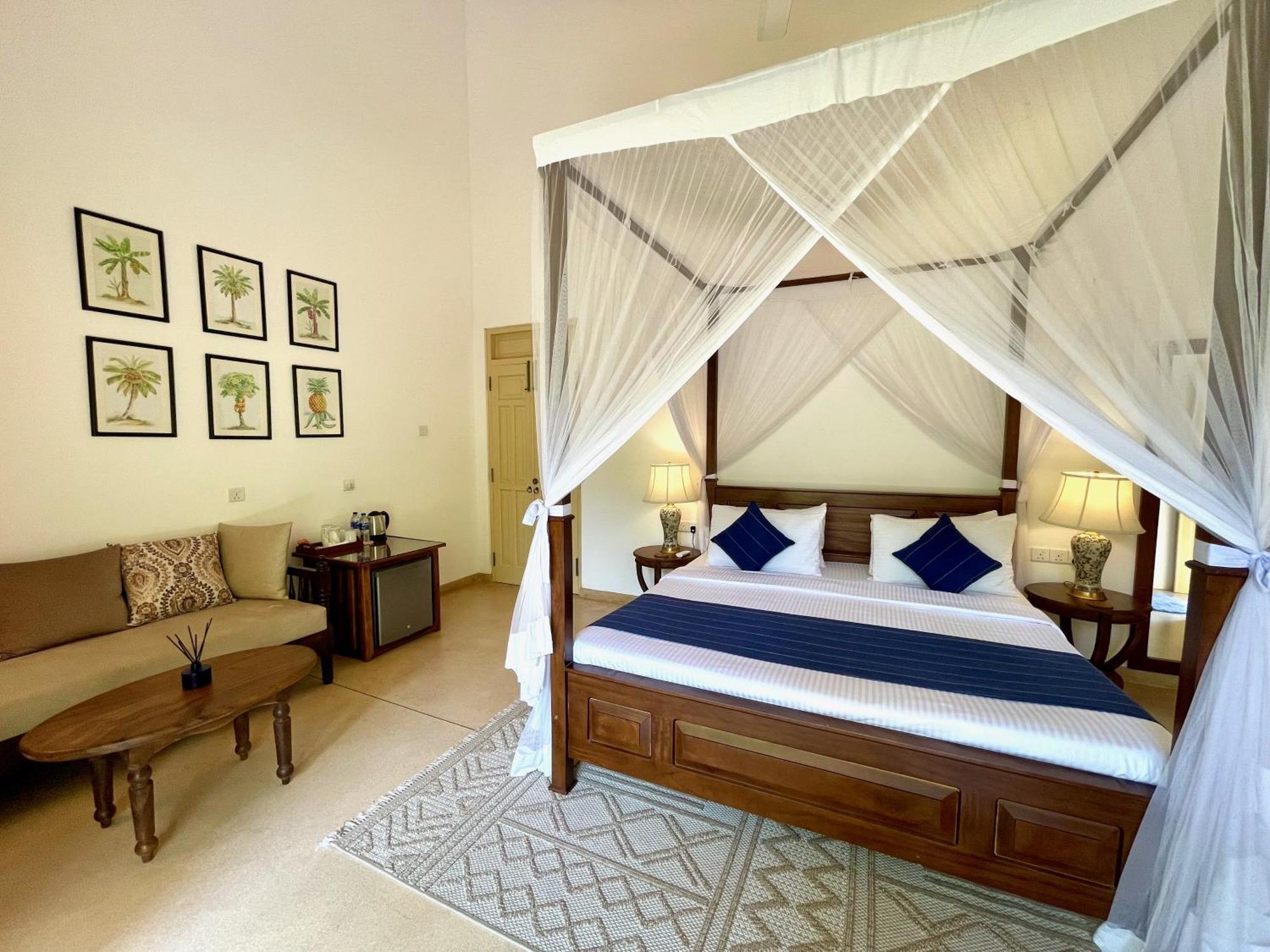Claire Villa By Younger Villas & Resorts Ahangama Dış mekan fotoğraf